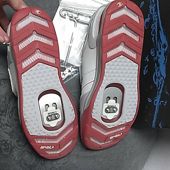 NIB Mens Teva light grey Mountain biking shoes s 8 - Picture 7 of 13